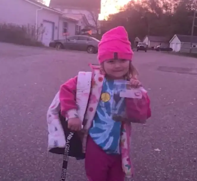 5-year-old girl empties her piggy bank – The reason behind it leaves her grandmother in tears