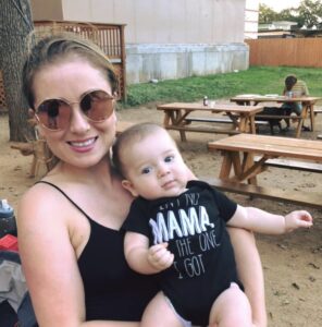 Texas mom breastfeeds newborn son at a restaurant, then stranger asks her to do something you won’t believe